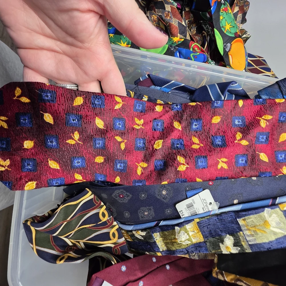 Box Of 49 Ties!! Lots With Tags Still On! - Picture 8 of 16